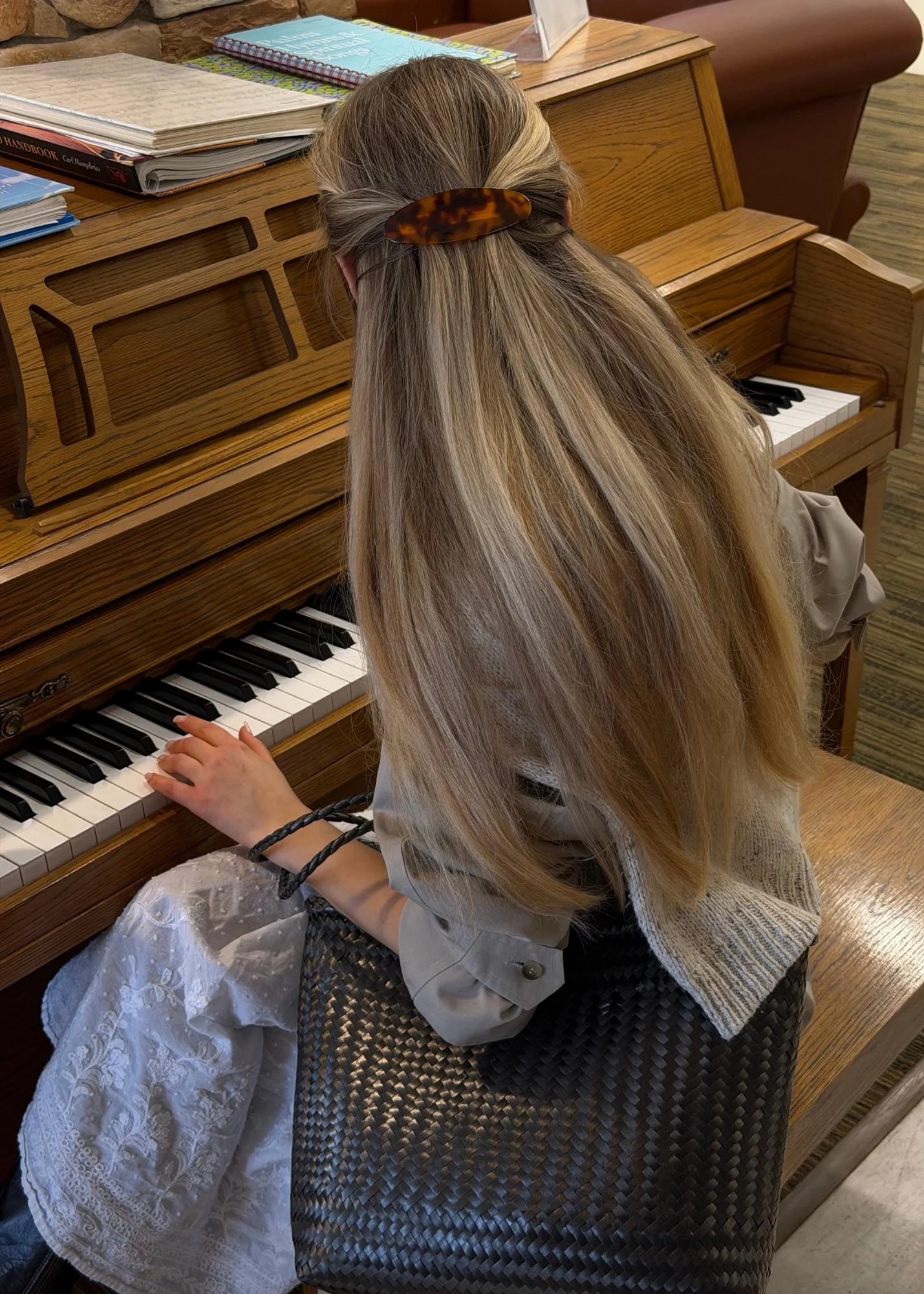 Oval Barrette in Tortoise - Image 3